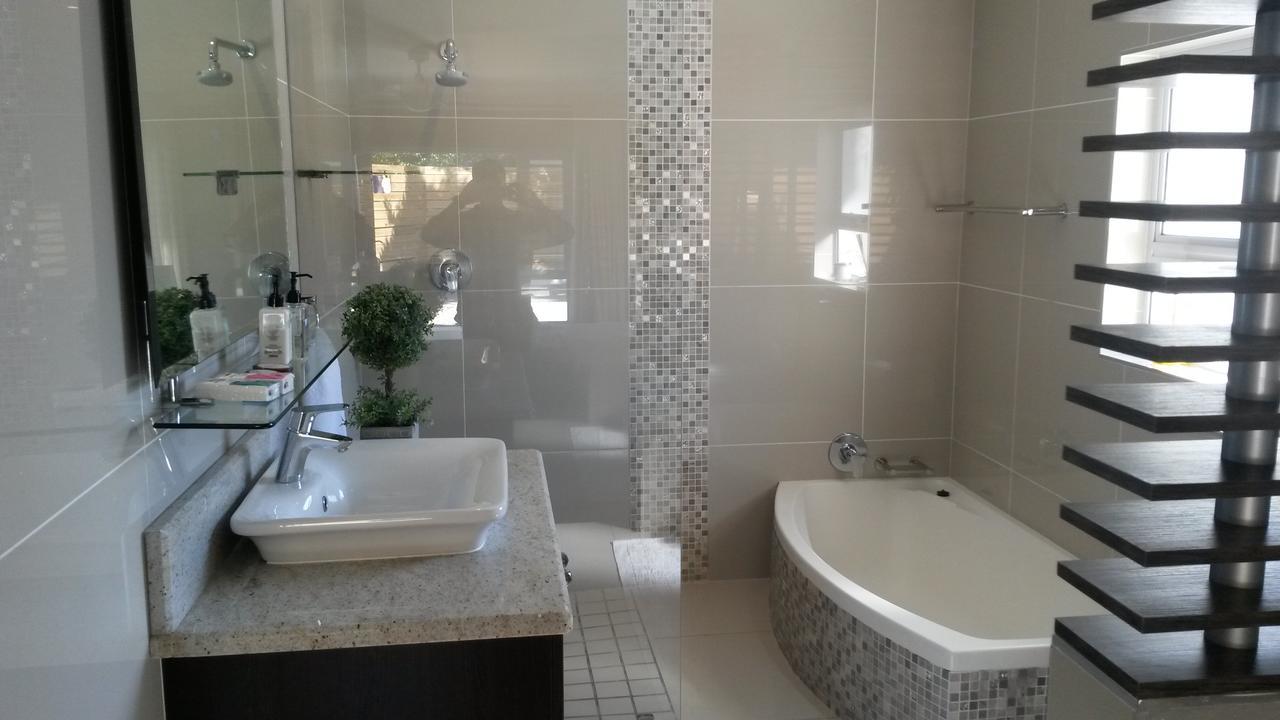 Reef View Bnb อีสต์ลอนดอน ภายนอก รูปภาพ